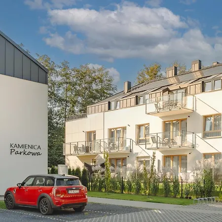 Kamienica Parkowa 아파트호텔 4*