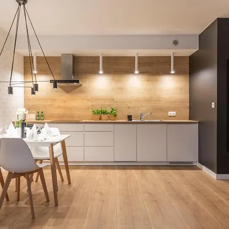 Kamienica Parkowa 4*